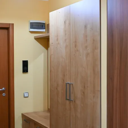 Warm Embrace Your Cozy Hideaway In Kaloşvar