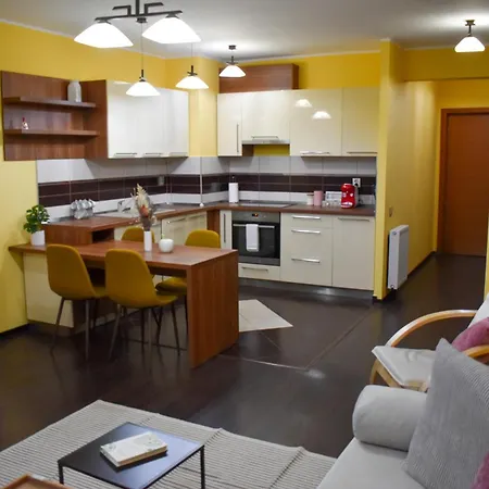 Warm Embrace Your Cozy Hideaway In Daire Kaloşvar