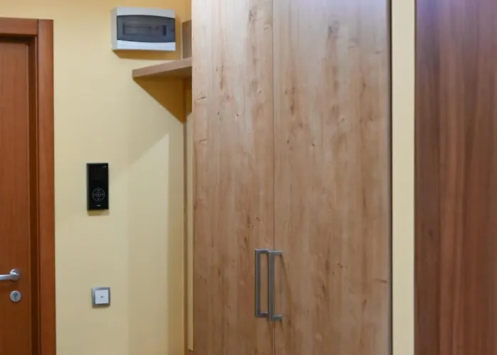 Warm Embrace Your Cozy Hideaway In Kluž