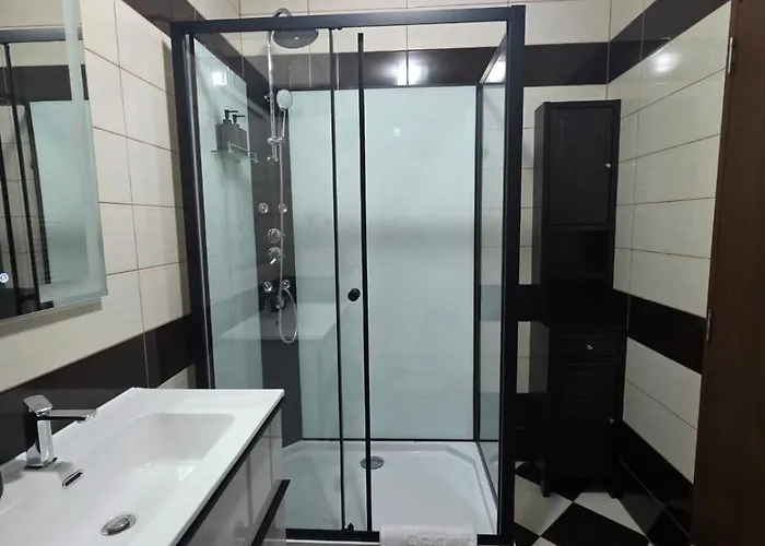 Warm Embrace Your Cozy Hideaway In Apartmán Kluž