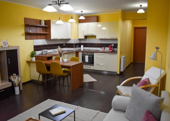 Warm Embrace Your Cozy Hideaway In Appartamento Cluj-Napoca